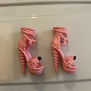 MONSTER HIGH Lagoona Frights Camera Action Shoes Heels Pink 2013. Shoes Only